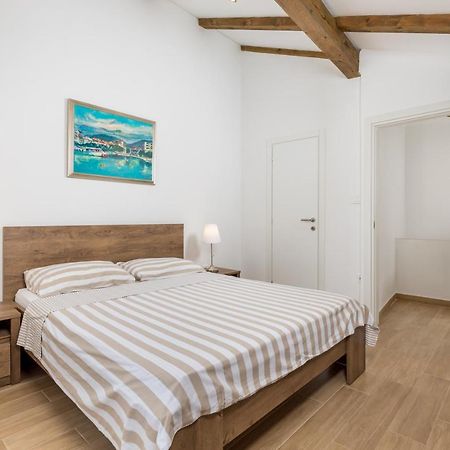 Mediterranean House Markoc New Renovated! ベリ エクステリア 写真