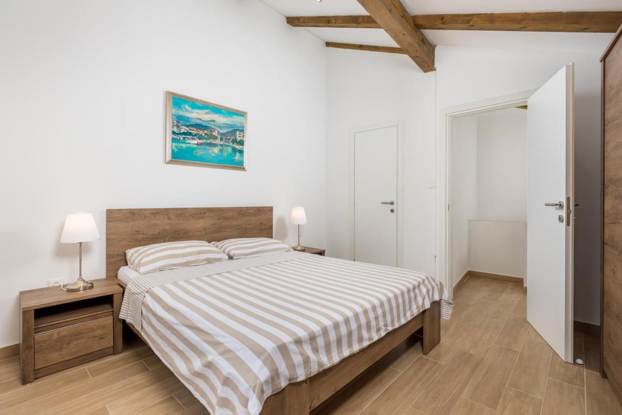 Mediterranean House Markoc New Renovated! ベリ エクステリア 写真