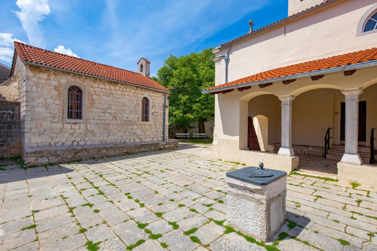 Mediterranean House Markoc New Renovated! ベリ エクステリア 写真